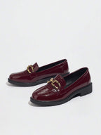 mocassins pour femmes enrobés d’un élégant bordeaux