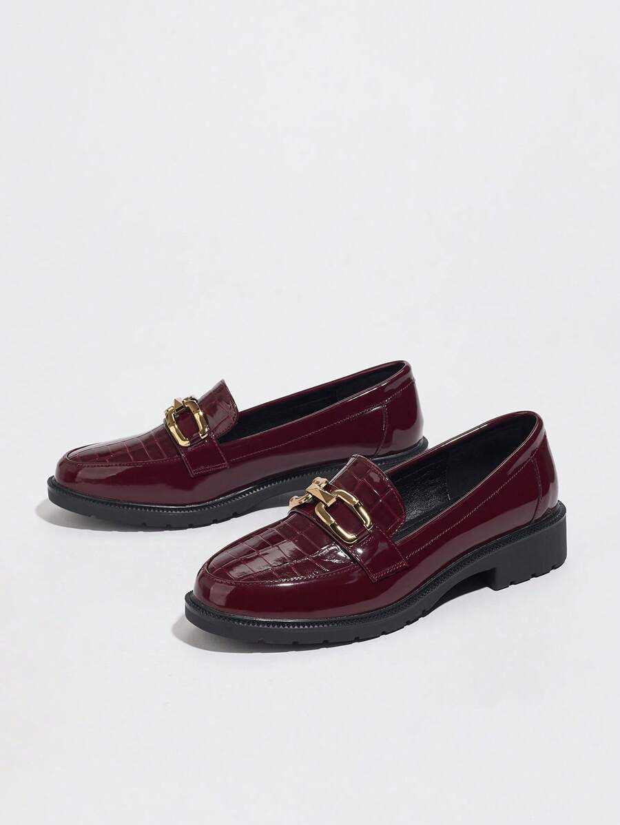 mocassins pour femmes enrobés d’un élégant bordeaux